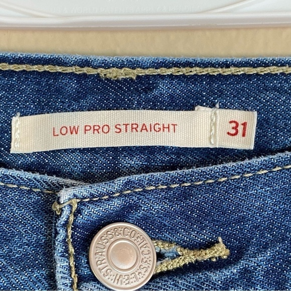 Levi's Low Pro Mid-Rise Jeans - Womens Size 31 - Med Wash Distressed 100% Cotton - Picture 2 of 7